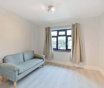 Studio to rent - Photo 6