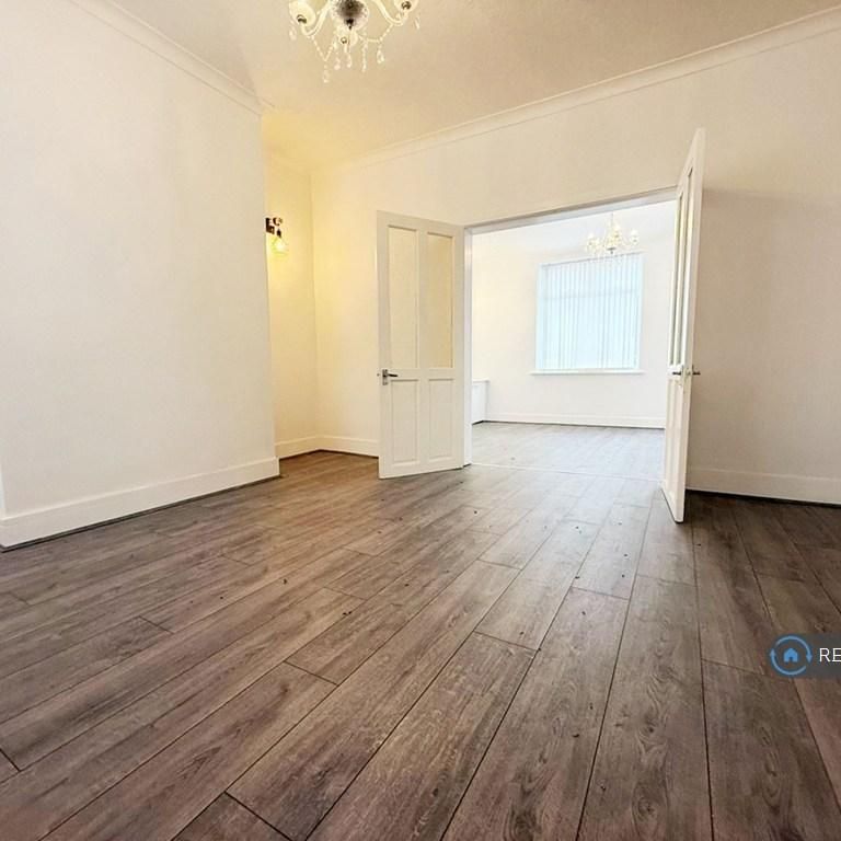 2 bedroom terraced house to rent - Photo 1
