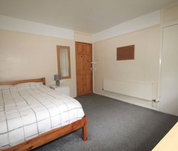 3 bedroom apartment to rent - Photo 6