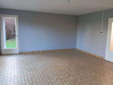 Location Maison 7 pièces 141m² EU 76260 - Photo 2