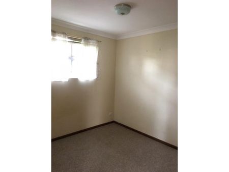 Two bedroom unit in a handy location - Photo 2