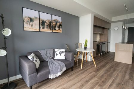 Greenfield Avenue - Photo 2