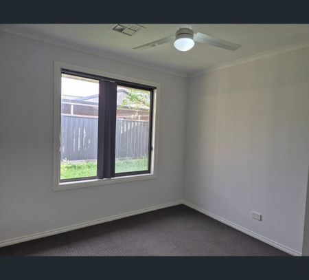 24 St Clair Avenue, Andrews Farm, SA 5114 - Photo 3