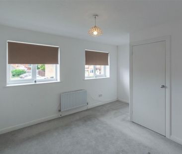 2 bedroom end of terrace house to rent - Photo 1