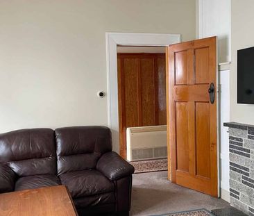 Three Bedrooms St Kilda - Photo 1