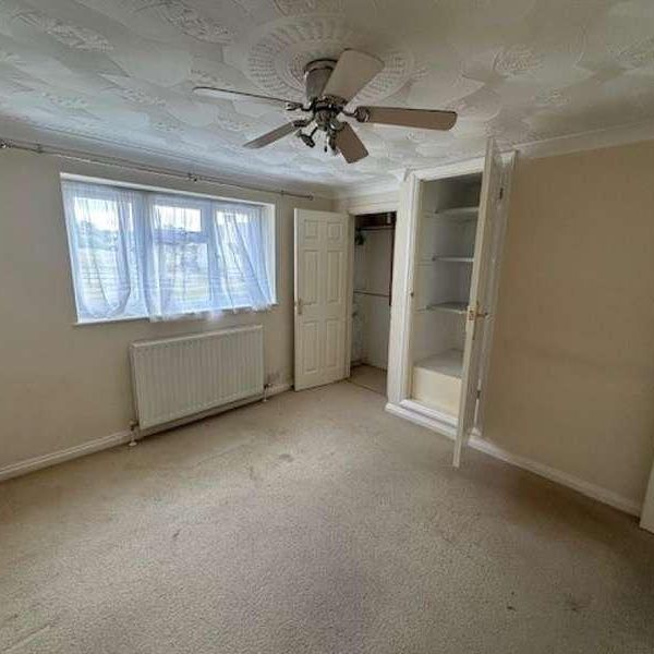 Horsham Lane, Sittingbourne, ME9 - Photo 1