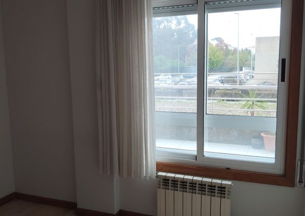 Apartamento T1 para Arrendamento no Porto com Garagem e Arrumos