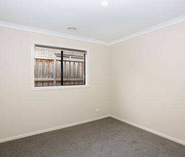 Spacious 3-Bedroom Home in Mernda - Photo 5