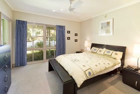 Beautiful Family Home - Photo 3