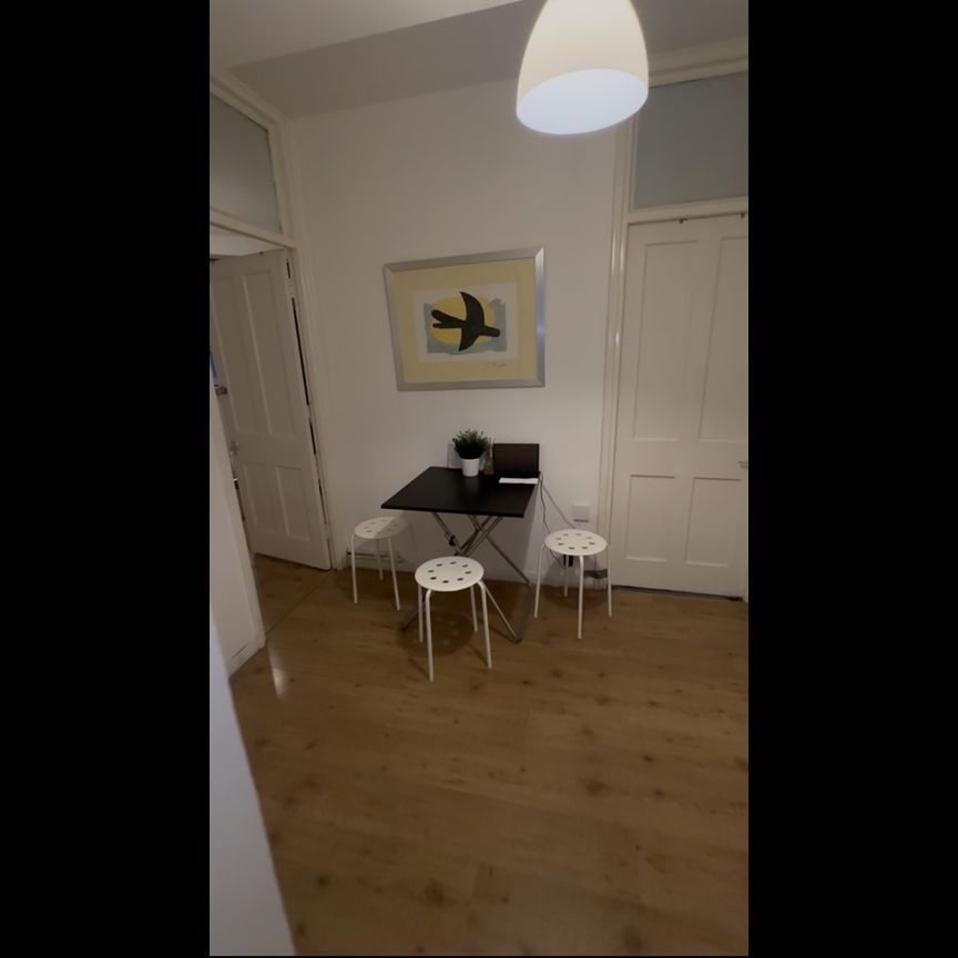 Room in a Shared Flat, Becklow Gardens, W12 - Photo 1