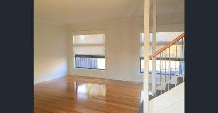 Charming townhouse - Photo 2