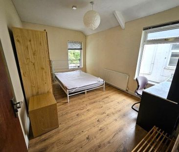 6 bedroom terraced house to rent - Photo 3