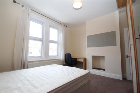 5 bedroom terraced house to rent - Photo 4