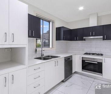 Modern Villa with 2 Carparks in Girraween School catchment! - Photo 2