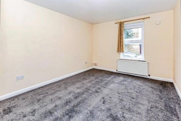 Wyatt Road, Staines-upon-Thames, Surrey, TW18 2AY - Photo 1