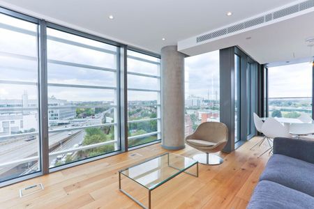 A 2 bedroom apartment set in the iconic Eighty Eight Wood Lane development in the heart of White City - Photo 2