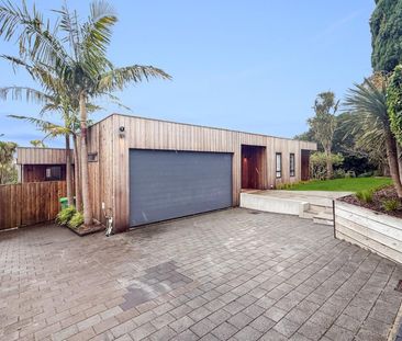 Sunny North Facing Architecturally Designed Home - Photo 5