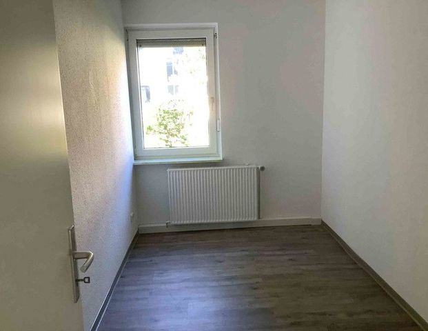 Tolle, kleine 4 Zimmer-Wohnung für Sie und Ihre Familie! - Photo 1