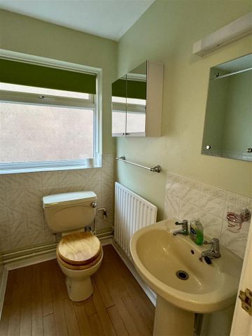 2 bedroom detached bungalow to rent - Photo 4