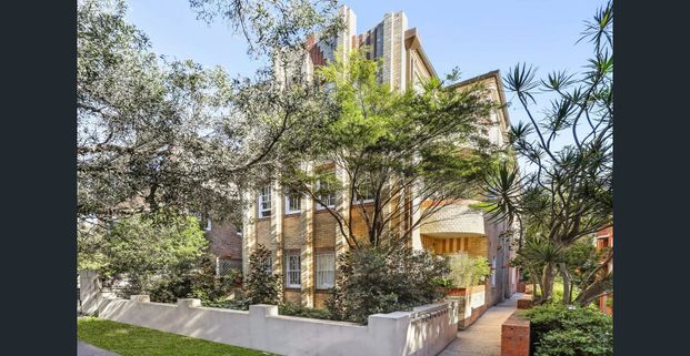 Scandi Style Haven With Vibrant North-East Corner Aspect, 700M To Bondi Beach - Photo 1