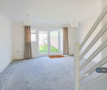 2 bedroom semi-detached house to rent - Photo 2