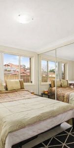 Spacious Granny Flat with Private Yard in Quiet Bossley Park Location - Photo 4