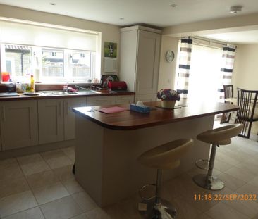 4 bedroom detached house to rent - Photo 5