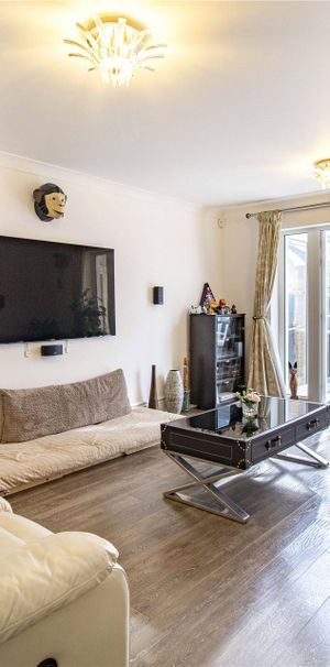 Collins Drive, Reading Collins Drive, Reading - Photo 1