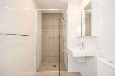 One Bedroom Unit in Arena Building - Photo 5