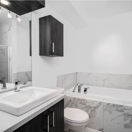 4,5 dans un Triplex à Ste-Rose (LAVAL) - Photo 3