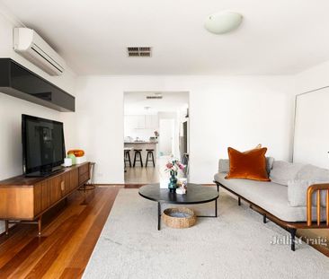 1/15 Elizabeth Crescent, Carnegie - Photo 2