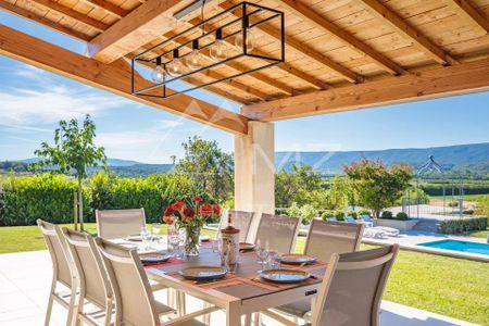 Gordes - Belle maison de vacances avec piscine chauffée et vue exceptionnelle sur le Luberon - Photo 3