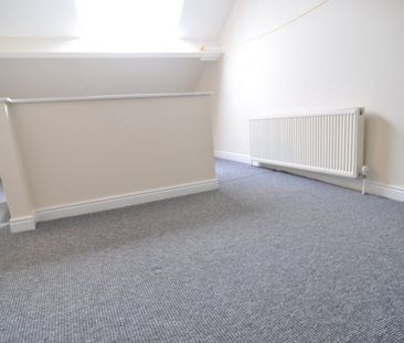 1 bed Flat - To Let - Photo 5