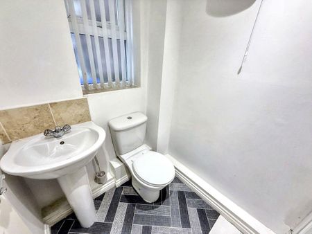 2 bed lower flat to rent in NE23 - Photo 3