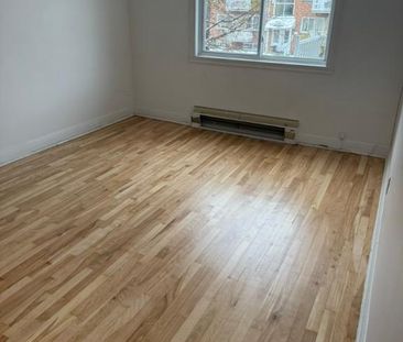 Métro Langelier, à louer, 41/2, - Photo 1