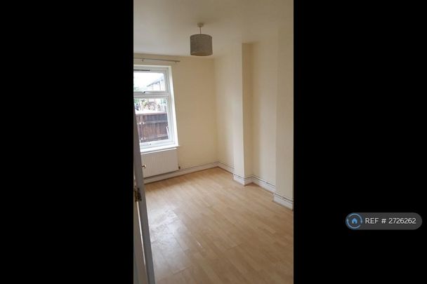 2 bedroom maisonette to rent - Photo 1