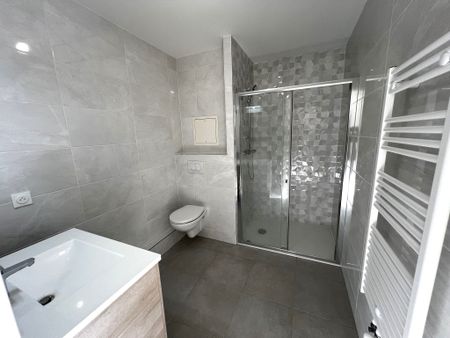 Location Appartement 1 pièce 28m² ST MAUR DES FOSSES 94100 - Photo 5