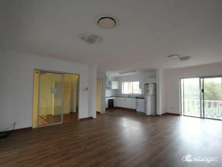 “Quality family home in convenient location” - Photo 4