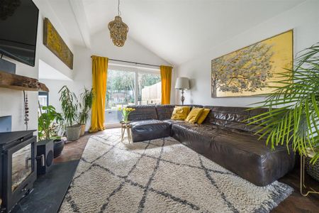 5 bedroom detached house to rent - Photo 5