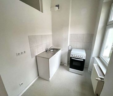 Renovierungsbed&uuml;rftige 2 Zimmer Wohnung zum 01.12.2024! - Foto 6