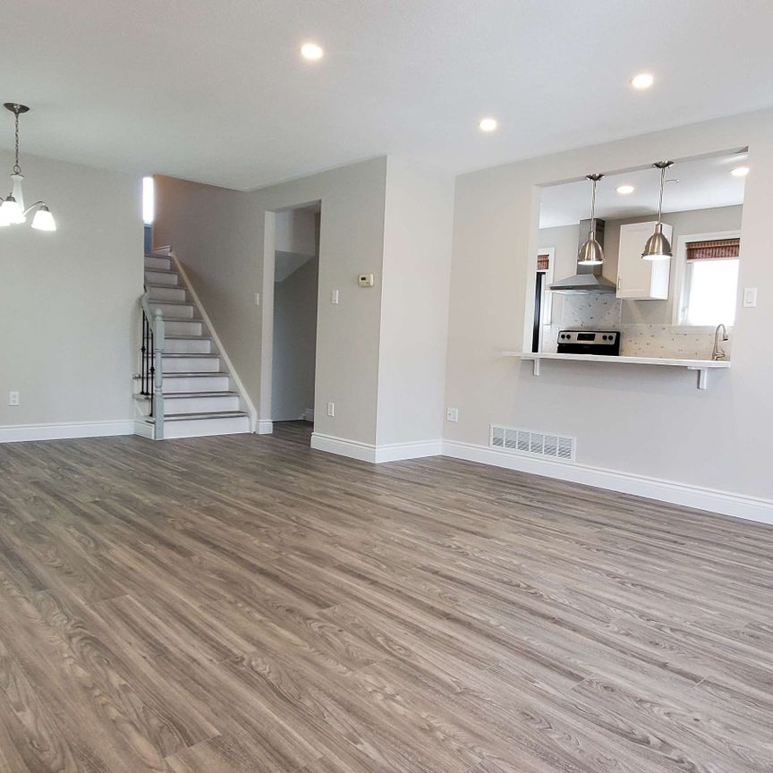 For Lease - 2192 Bridge Road, Oakville, Ontario - Photo 1