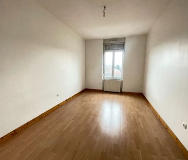 Location Appartement 3 pièces 75m² - Photo 3