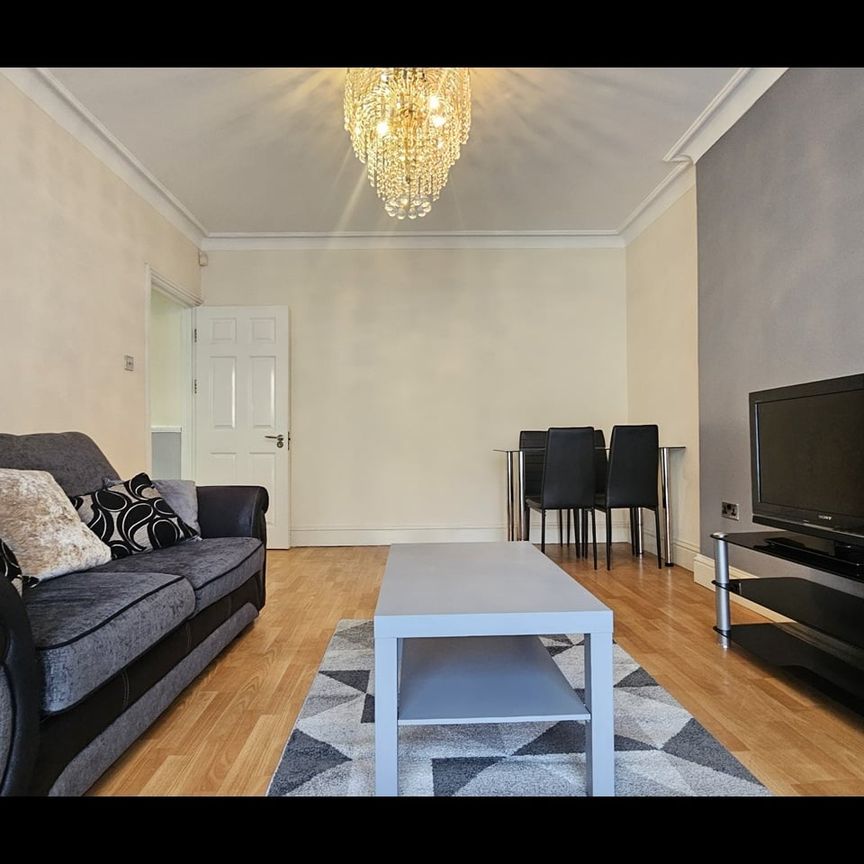 4 Bed Semi-Detached House, Bowes Road, W3 - Photo 1