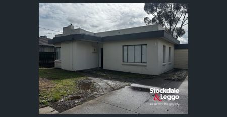 UNIQUE FAMILY HOME! - Photo 3