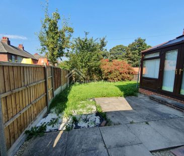 Price £1,100 pcm - Available Now - Unfurnished - Photo 4