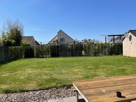 Gezellige gezinswoning met 4 slaapkamers en ruime tuin - Foto 4