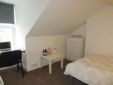 5 bedroom terraced house to rent - Photo 2