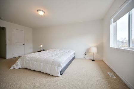 For Lease - 226 Lormont Boulevard, Hamilton, Ontario - Photo 4