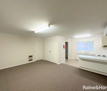 2/47 Cox Avenue, Orange, NSW 2800 - Photo 3