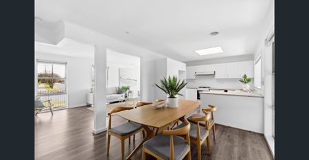 Charming Home in Prime Location - Photo 4